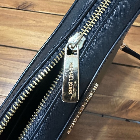Michael Kors Black  Jetset Crossbody Bag - Picture 5 of 6